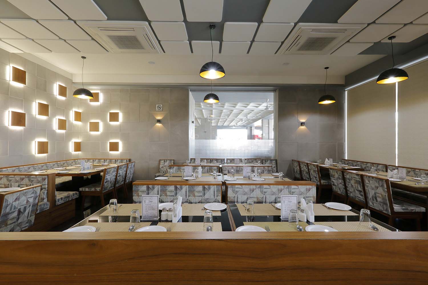 NOVUS RESTAURANT NOVUS RESTAURANT