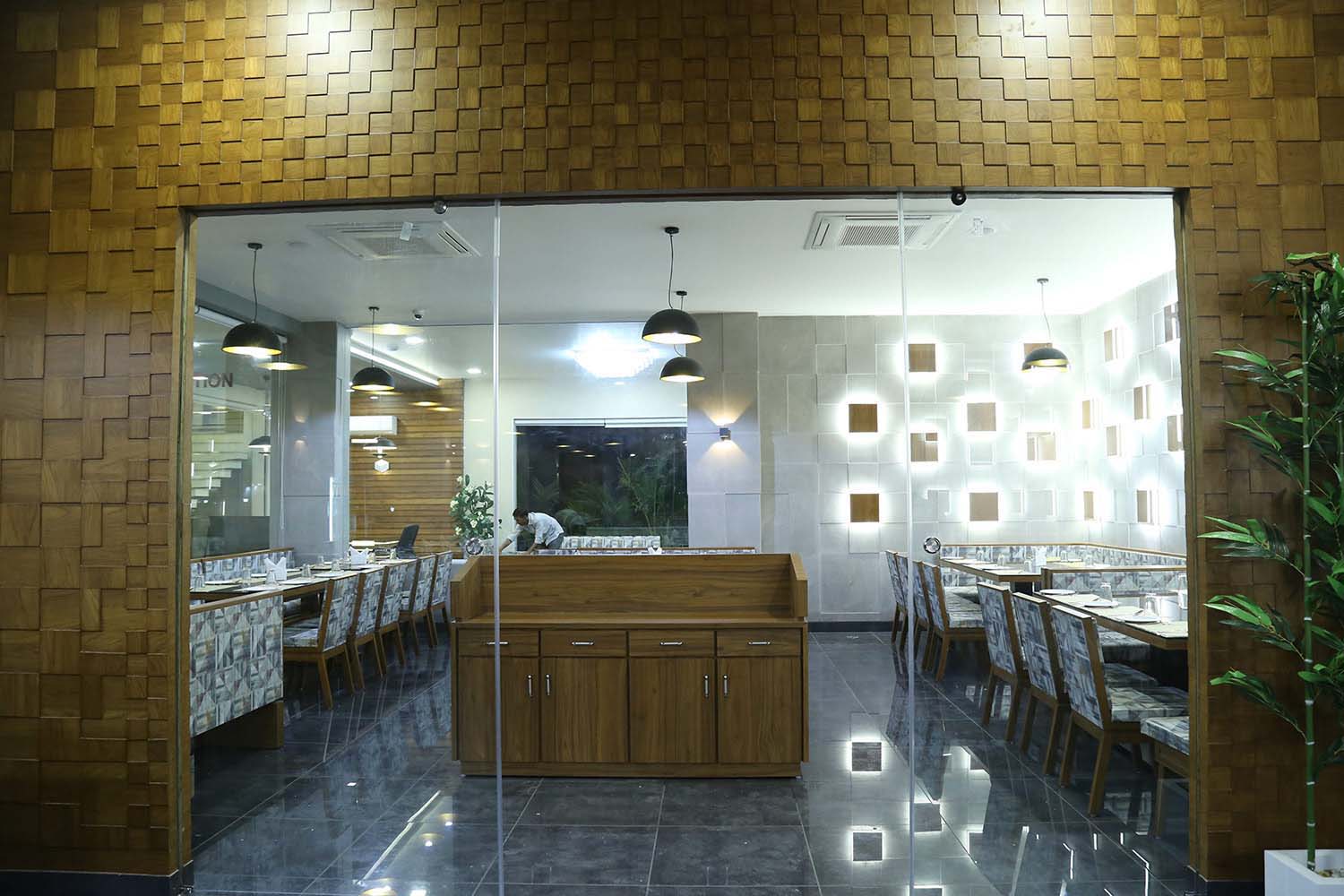 NOVUS RESTAURANT NOVUS RESTAURANT